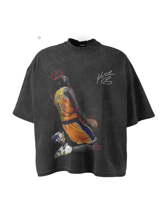 '8' GRAPHIC TEE