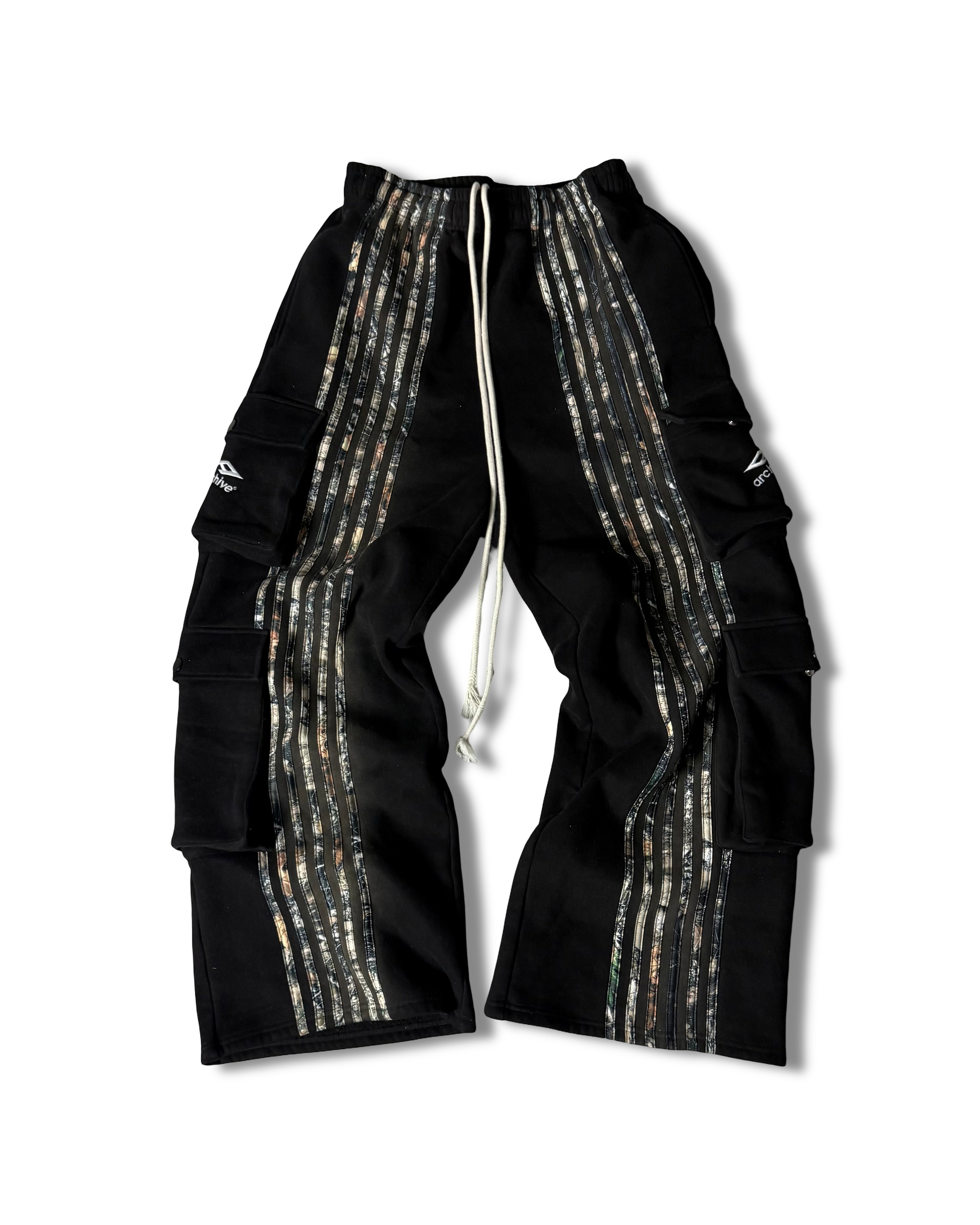 Archive Hunter Cargo Stripe Sweatpants – Camo Black